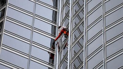 "Örümcek Adam" Sapphire'e tırmanacak