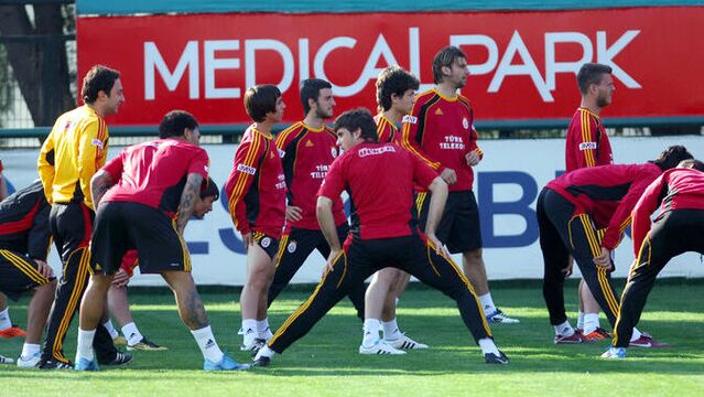 Futbolcular kapıştı!