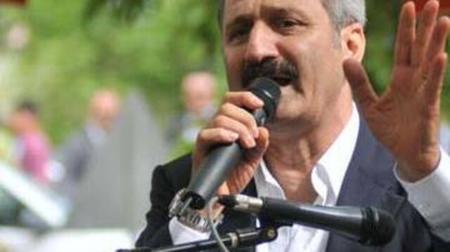 "IMF'ten kredi almak için üç takla atıyorduk"