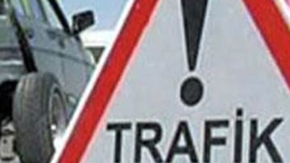 Tur otobüsü devrildi!