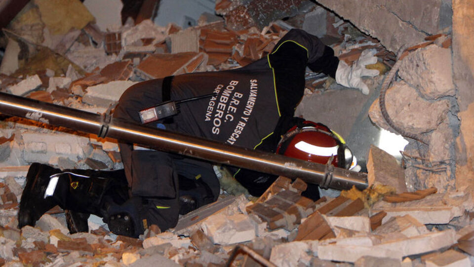 İspanya'da deprem: 9 ölü!