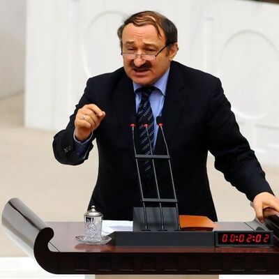 Özak'tan Sarı Melekler'e kutlama!
