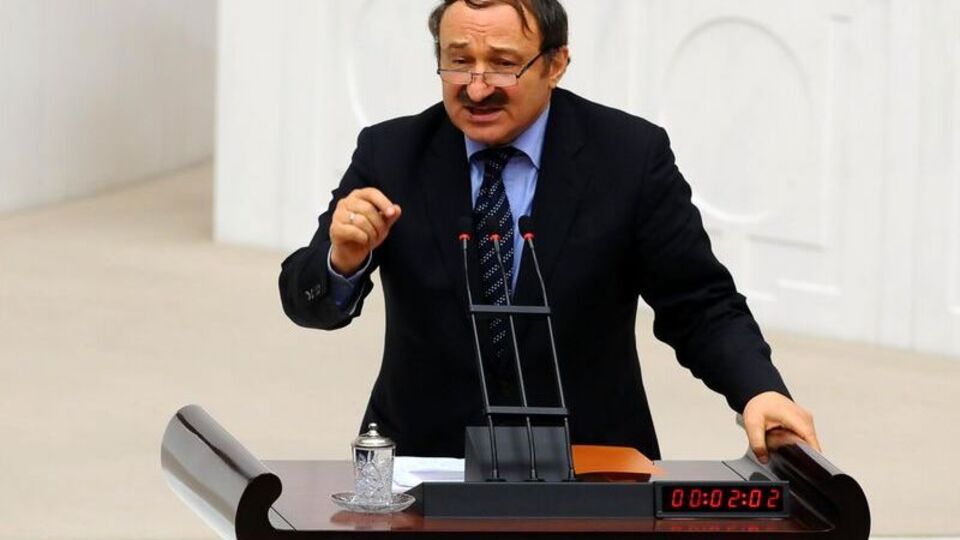 Özak'tan Sarı Melekler'e kutlama!