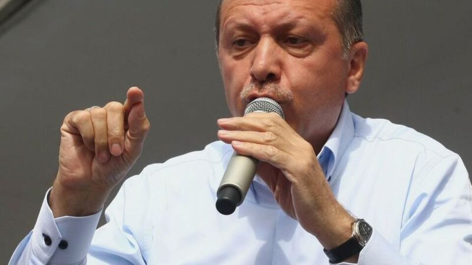 "Silivri ve Kandil'in yazdığı senaryo birileri tarafından oynanıyor"