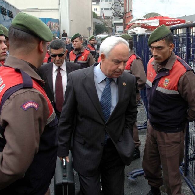 Koramiral Sağdıç'a iki kez müebbet istendi