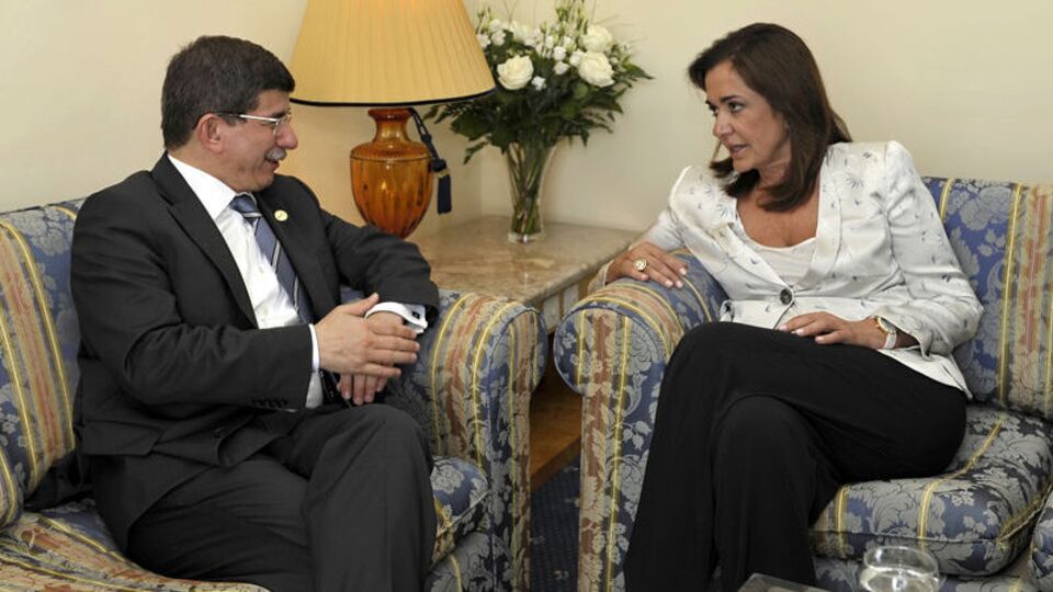 Davutoğlu'ndan tarihi teklif