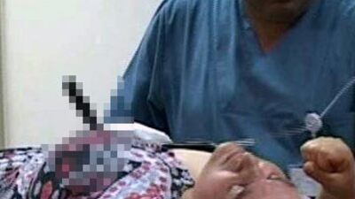 Karnında bıçakla hastaneye geldi!