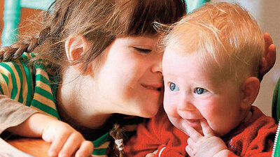 'Cinsiyetsiz' çocuk yetiştirme tartışması