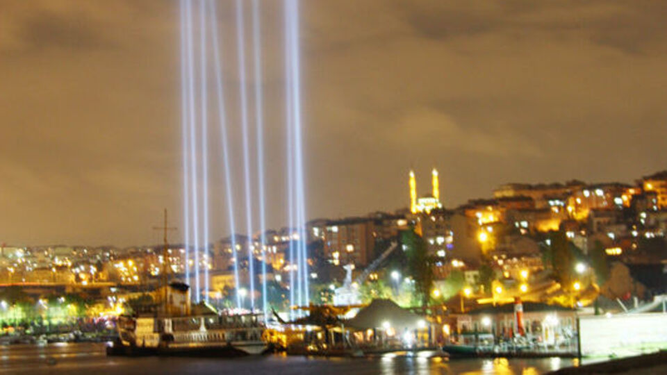 İstanbul'da lazer şov!