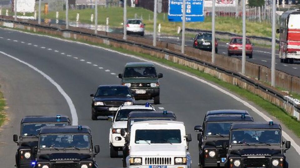 Sırp kasabı Lahey'de hücreye konuldu - VİDEO