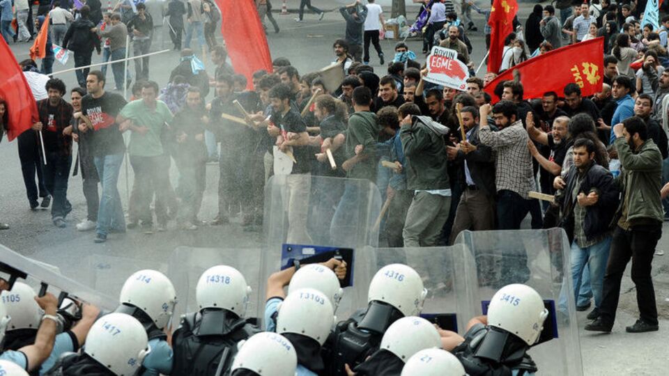 Hopa protestocuları: Polis kalça kemiği kırdı cinsel tacizde bulundu!