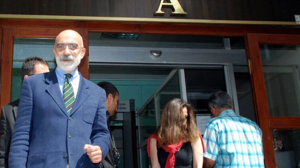 Altan'dan Başbakan'a sert savunma