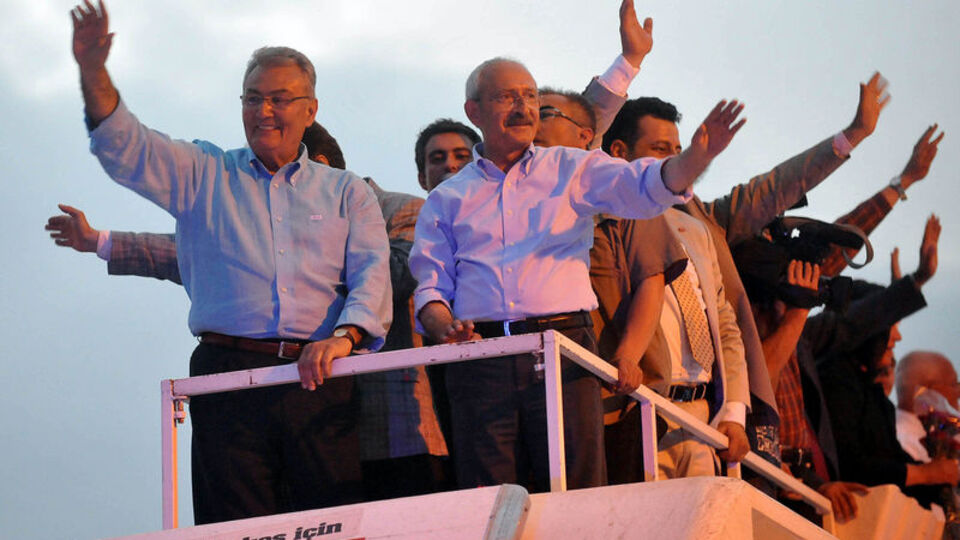 Antalya'da Baykal da kürsüde