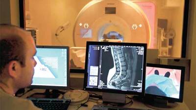 MR'lı prostat biyopsisiyle detaylı inceleme yapılıyor