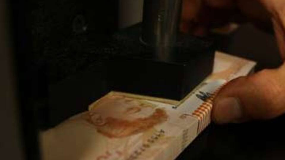 Darphane, para üstünden para kazandı