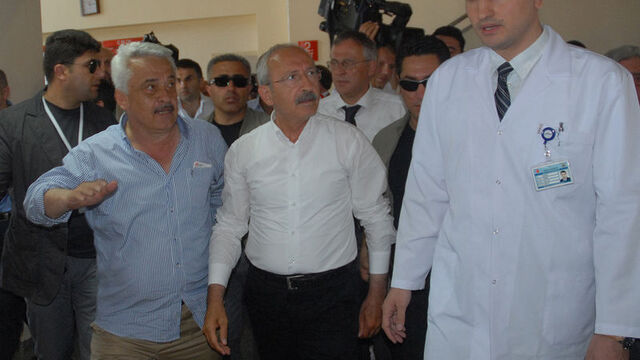 Kılıçdaroğlu yaralanan Başbakan korumasını ziyaret etti