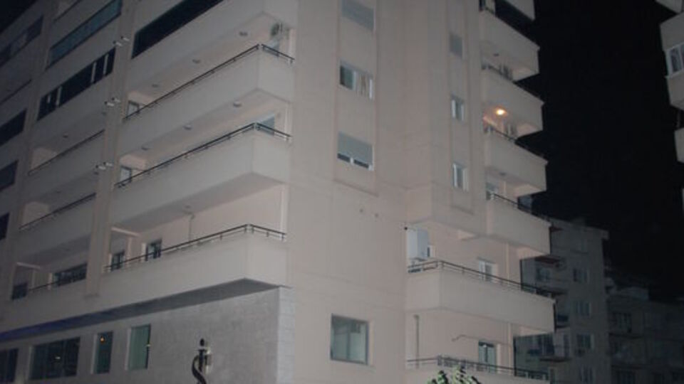 Emekli profesör intihar etti!