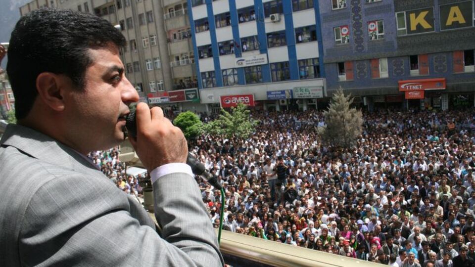 Demirtaş da balkon konuşması yaptı!