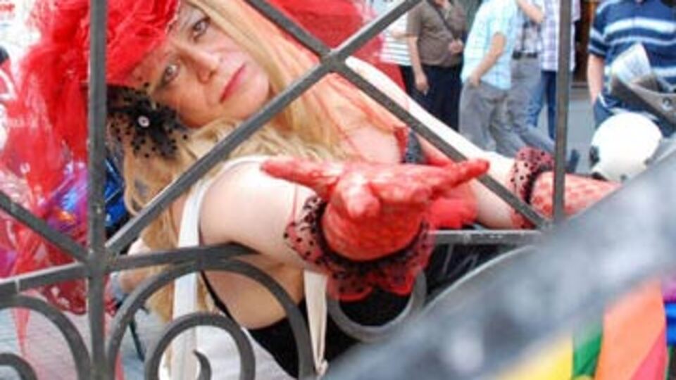 Eşcinseller yürüdü - GALERİ