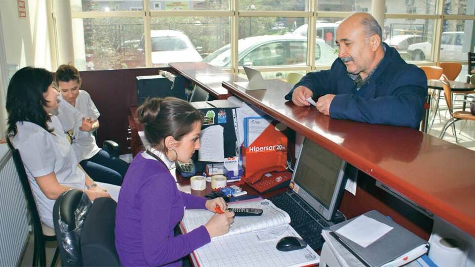 El iziniz ele verecek