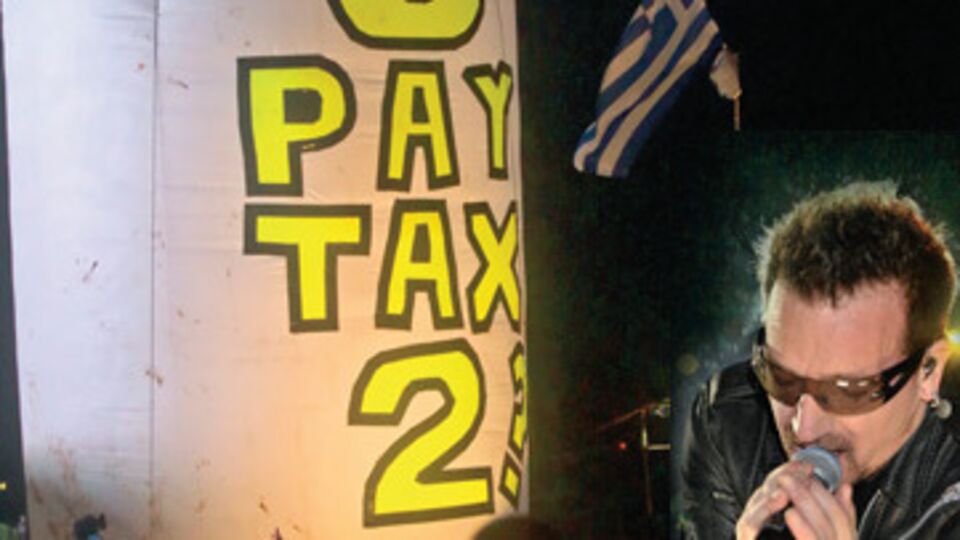 U2'ya vergi protestosu
