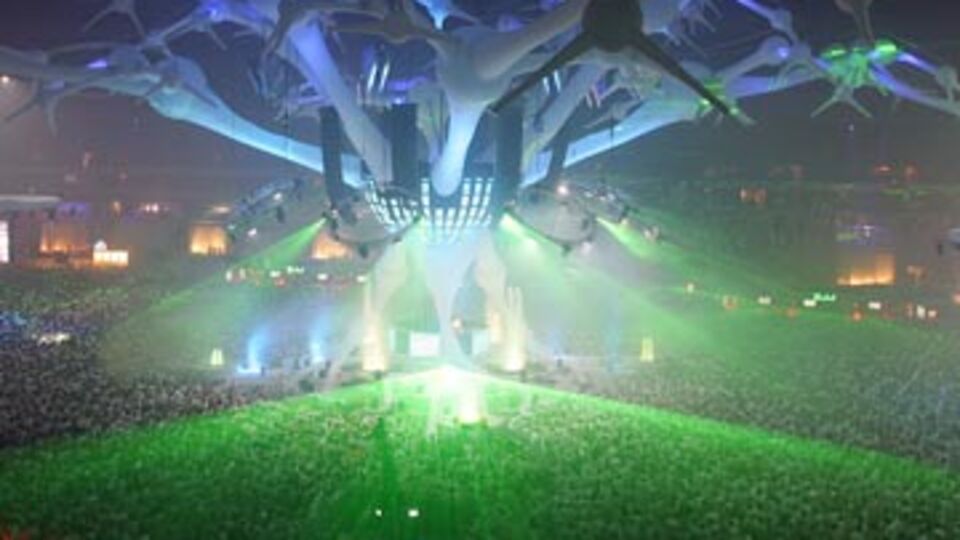 Bu da parti turizmi!