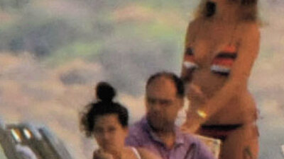 Arkadaşının eşiyle birlikte