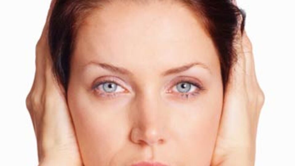 Uçak kulağı vuruyor!