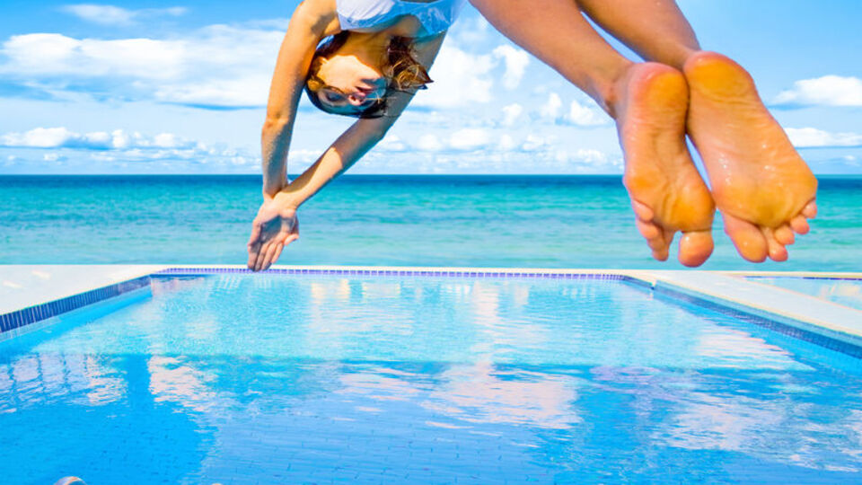 Duşa almadan havuza girmeyin!