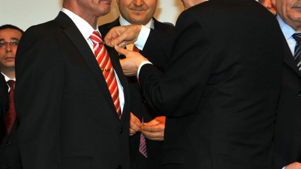 Engin Alan damadını kaybetti!