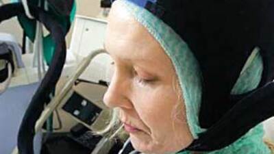 Kemoterapide saç dökülmesine 'buz şapkası'