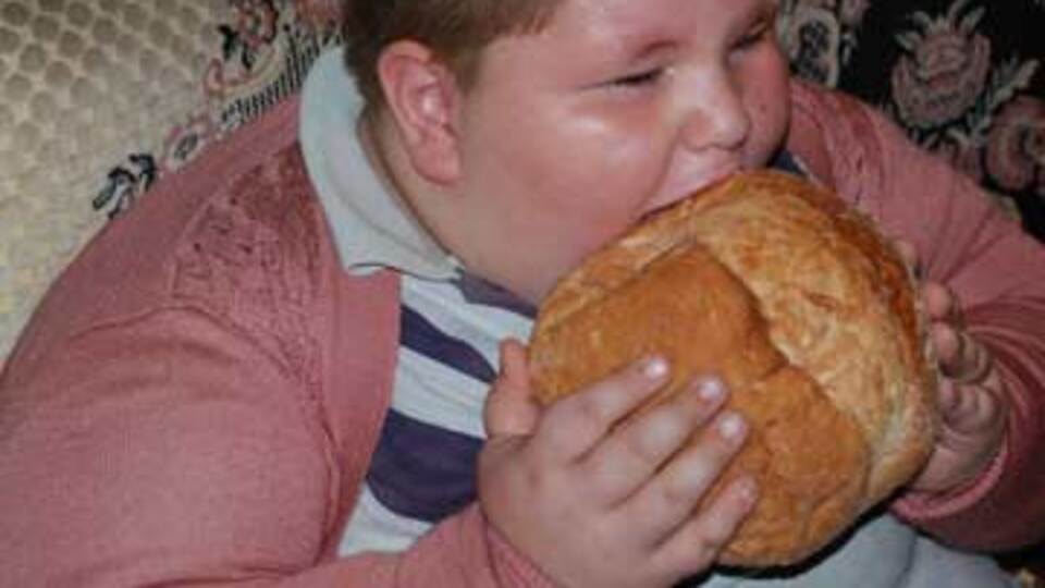 9 yaşındaki obez çocuk hayatını kaybetti!