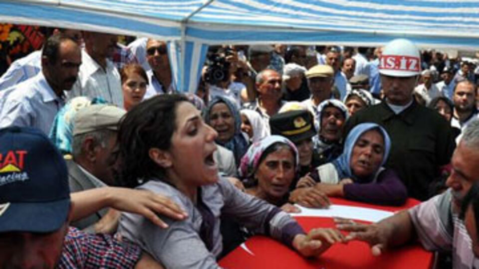 Şehitler son yolculuklarına uğurlandı