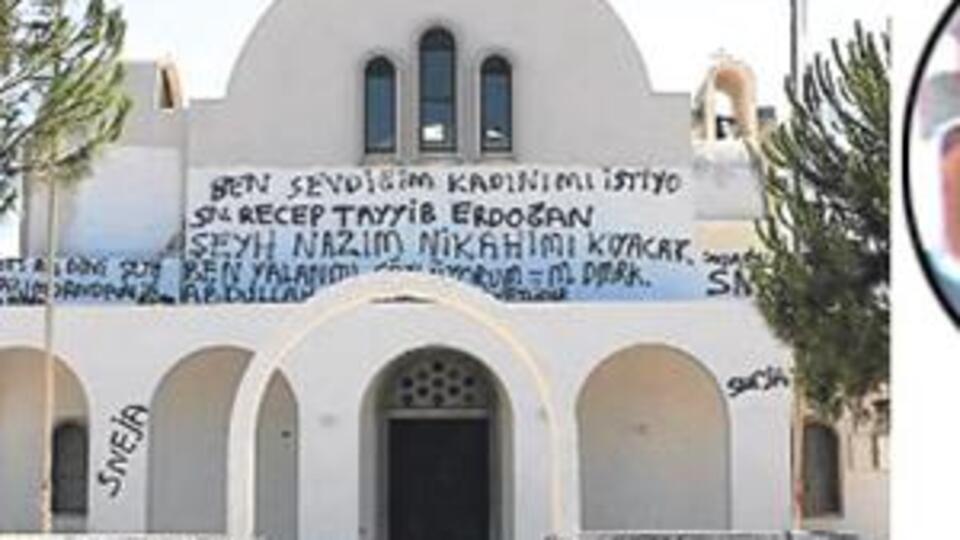 Çılgın imam, aşkını cami duvarına yazdı!