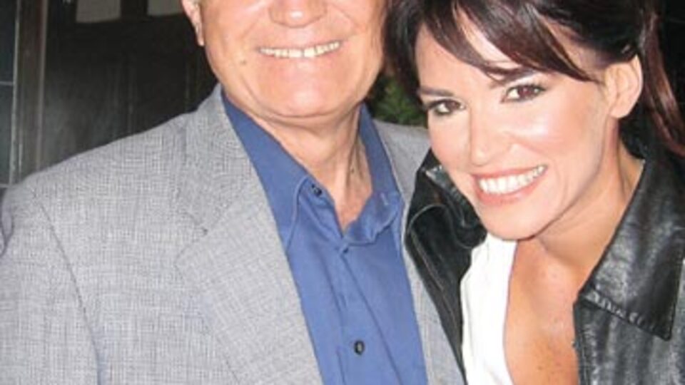 Ediz Hun kızını evlendiriyor