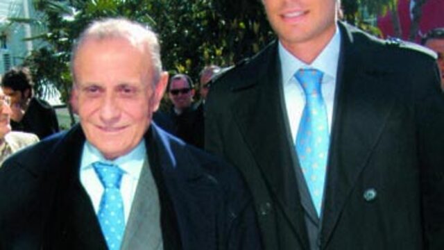 Kralın arabasını oğlu alıyor