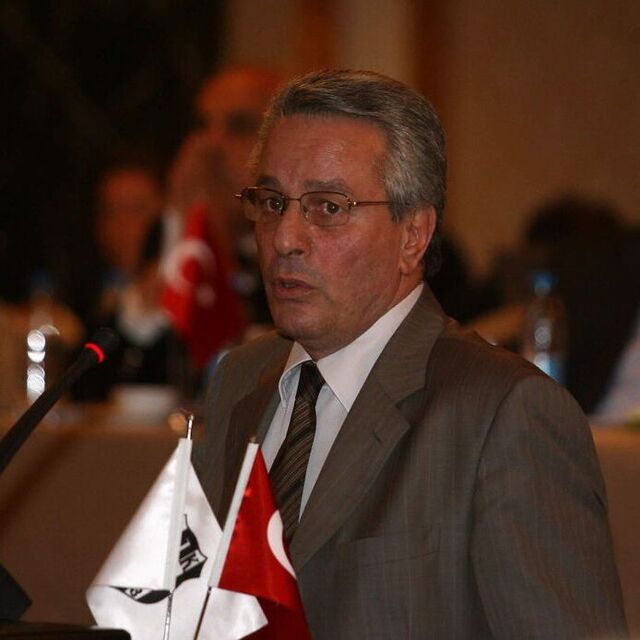 "Hocamızın arkasındayız!"