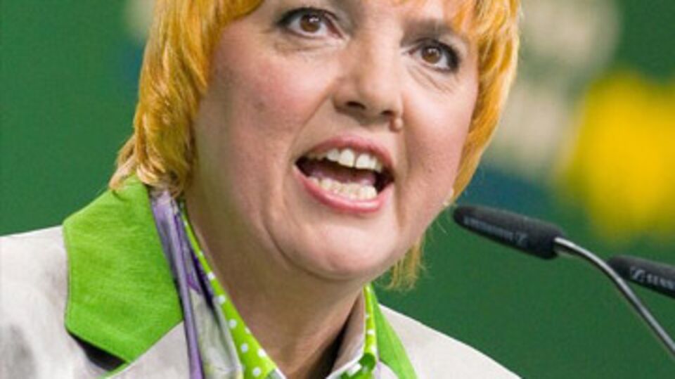 Claudia Roth'a görüş izni çıktı