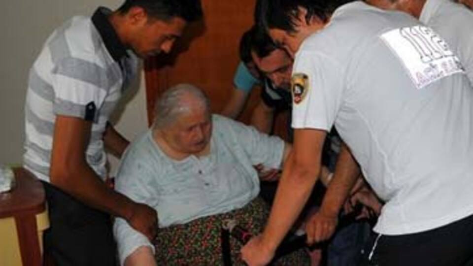 Hastaneye zor kaldırdılar!