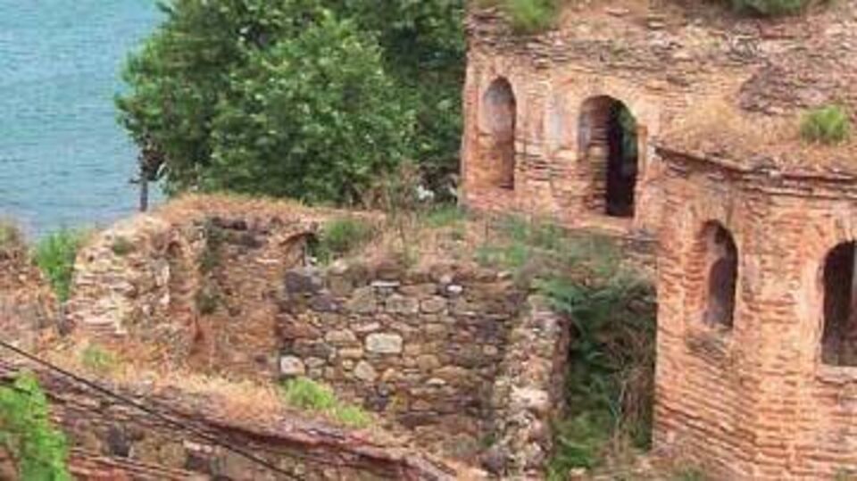 Sahibinden satılık kilise!