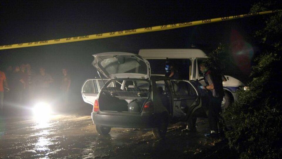 Eşini bulunca 'tombala' diyerek öldürdü!