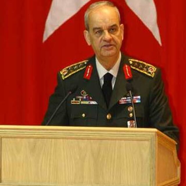 O komutan Başbuğ mu?