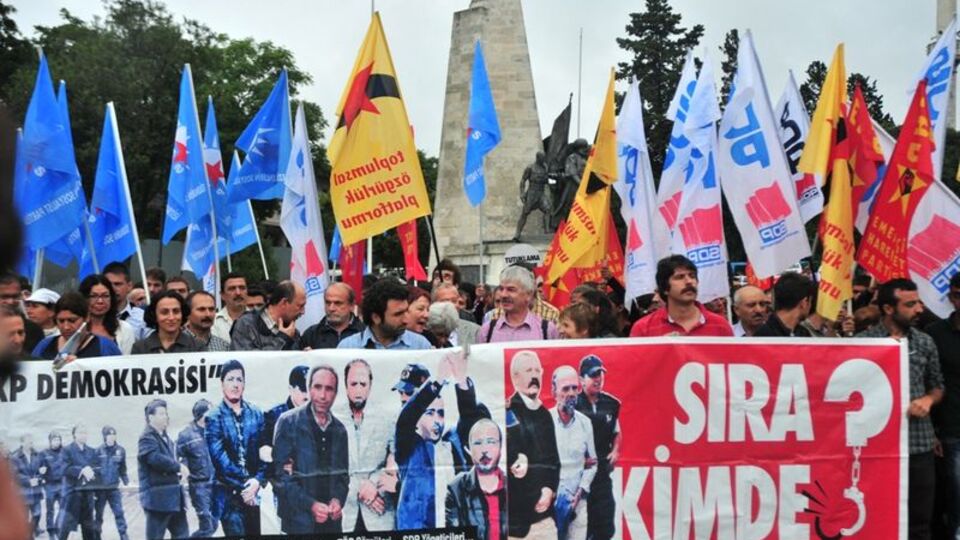 Devrimci Karargah'ta Hanefi Avcı gerginliği!