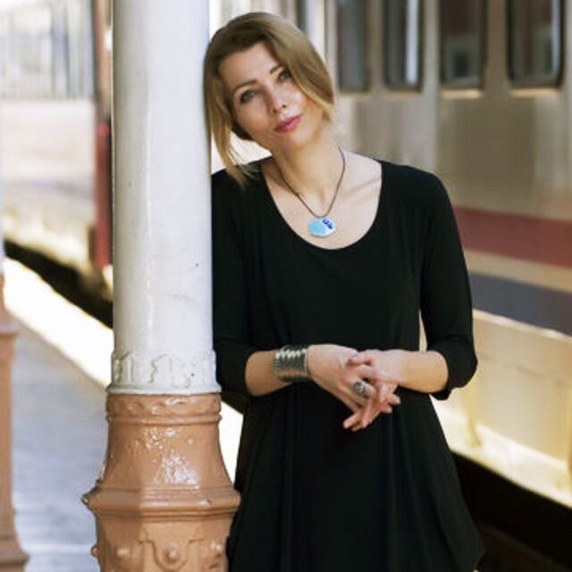 Elif Şafak merak edilenleri yanıtlayacak
