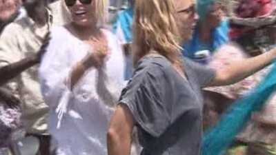 Somali'de göbek şov! VİDEO