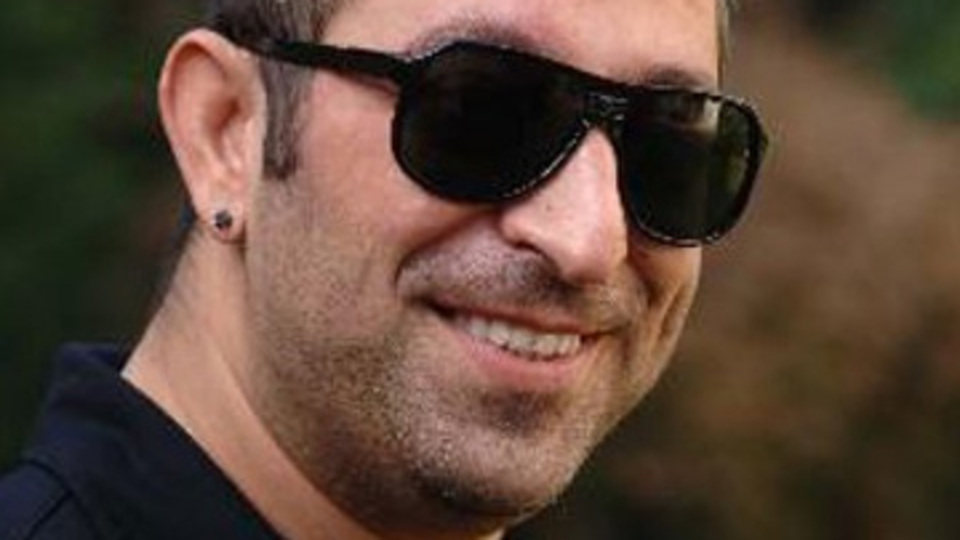 Cem Yılmaz'ın ilk tweeti!