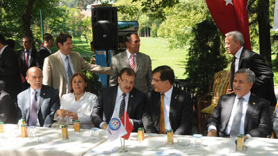 Ezan sorusuna 'İstiklal Marşı' yanıtı!