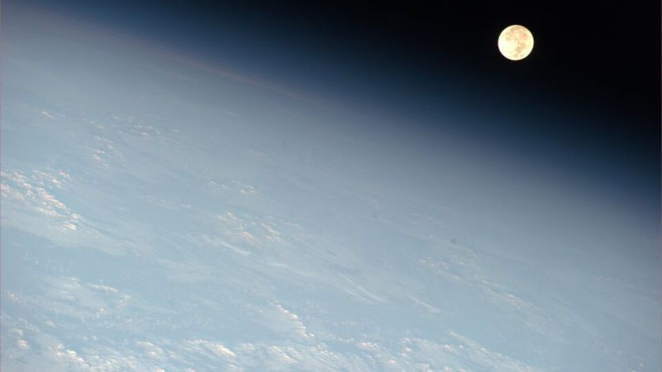 Ay'da pizza şubesi açılacak