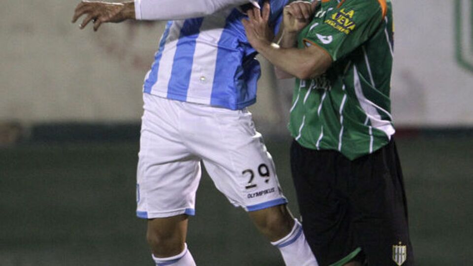 Teofilo, Racing'i sırtlıyor!