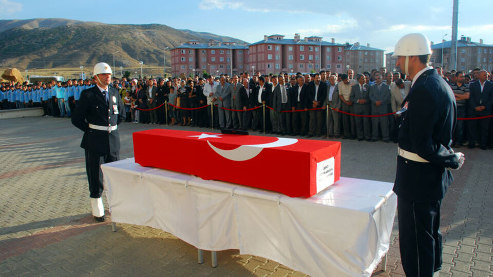 Şehit polis okulu öğrencisi toprağa verildi!